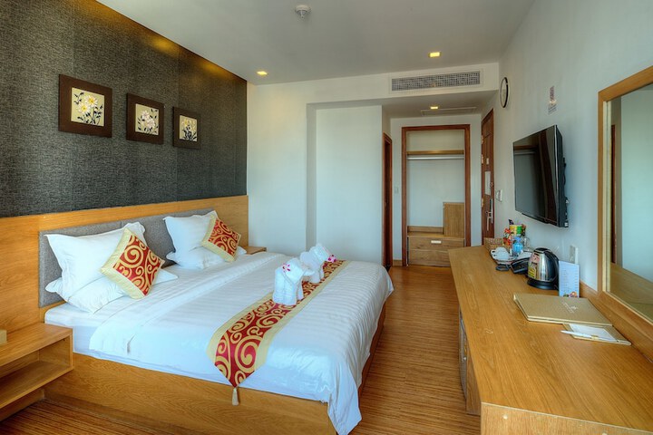 Room 28 of 96