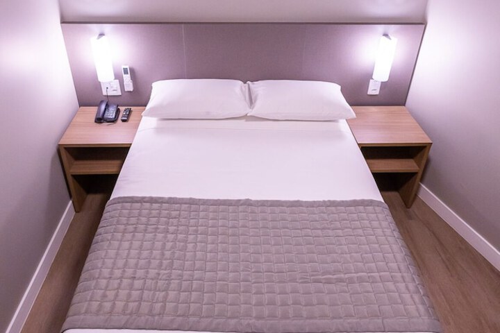 Room 7 of 70