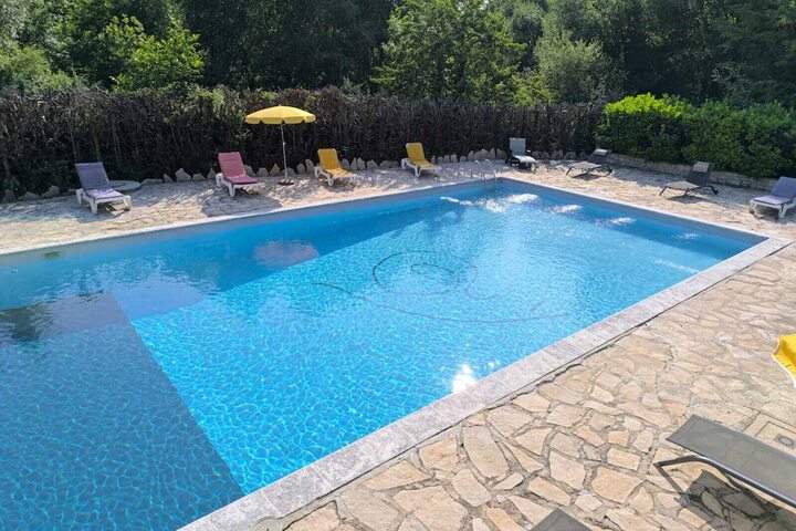 Pool 24 of 53