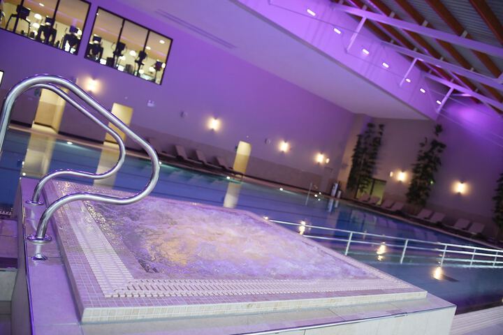 Pool 65 of 142