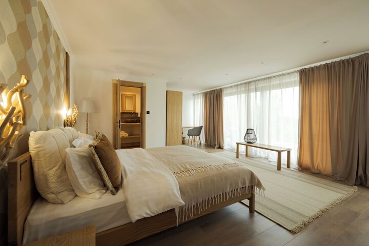Room 3 of 69