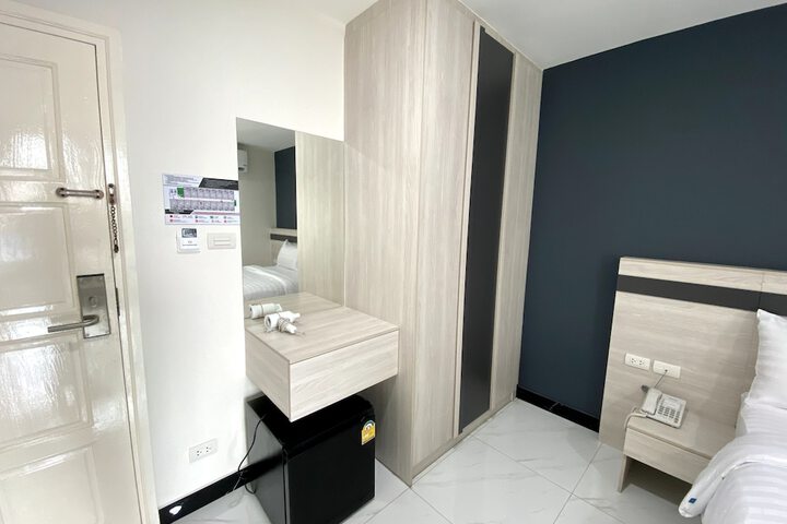 Room 15 of 29
