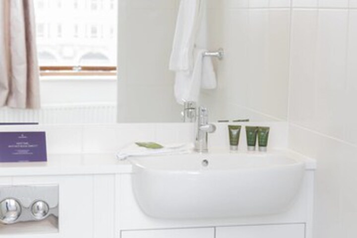 Room 4 of 23