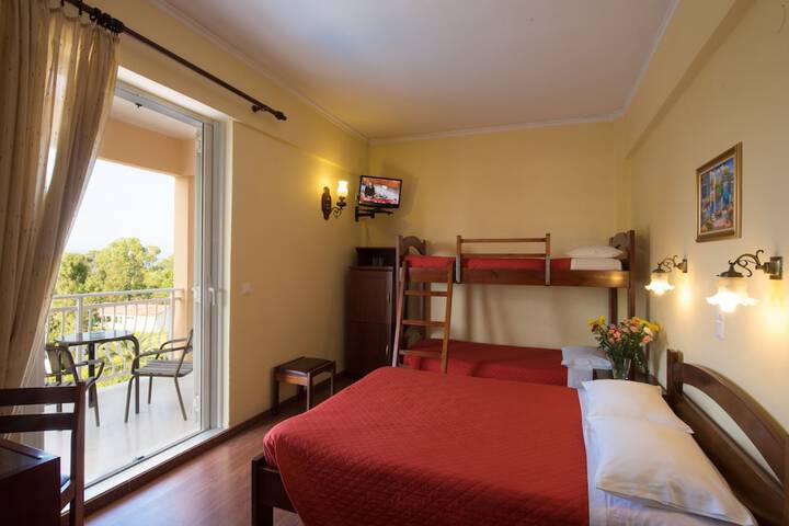 Room 10 of 30
