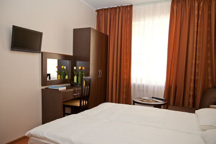 Room 5 of 29