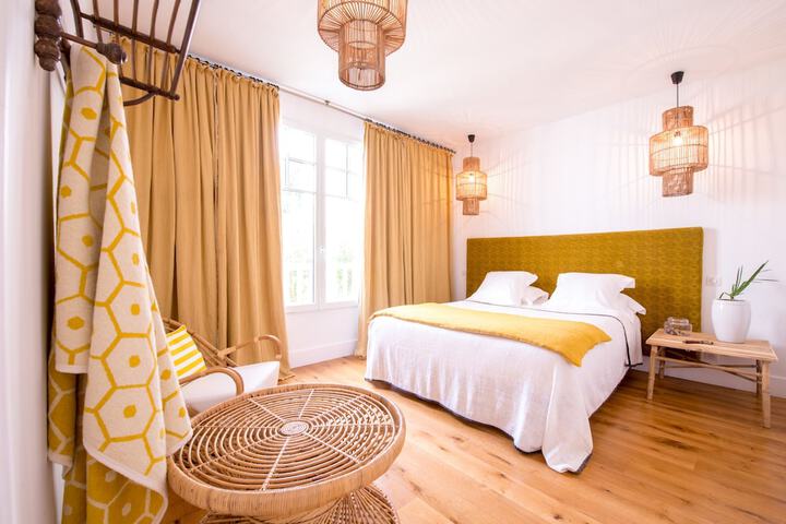 Room 4 of 39