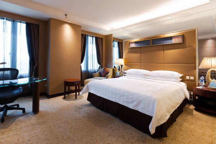 Room 13 of 60