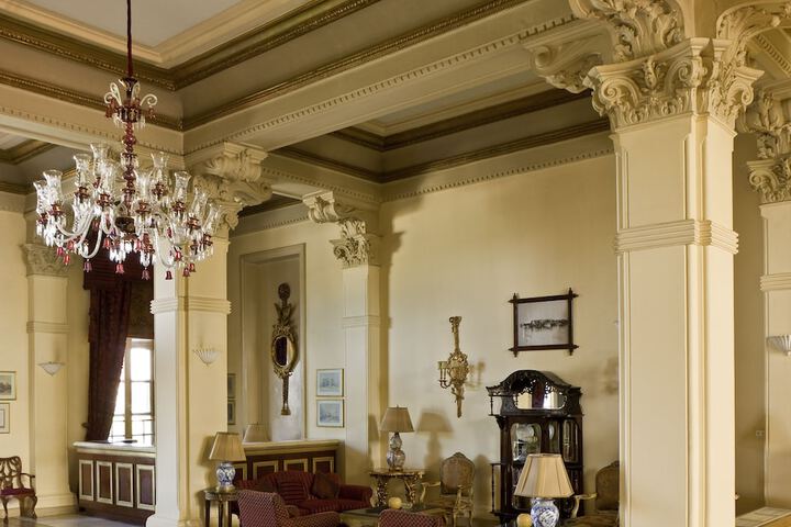 Entrance & Lobby