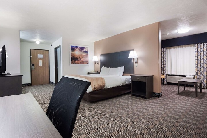 Room 19 of 38
