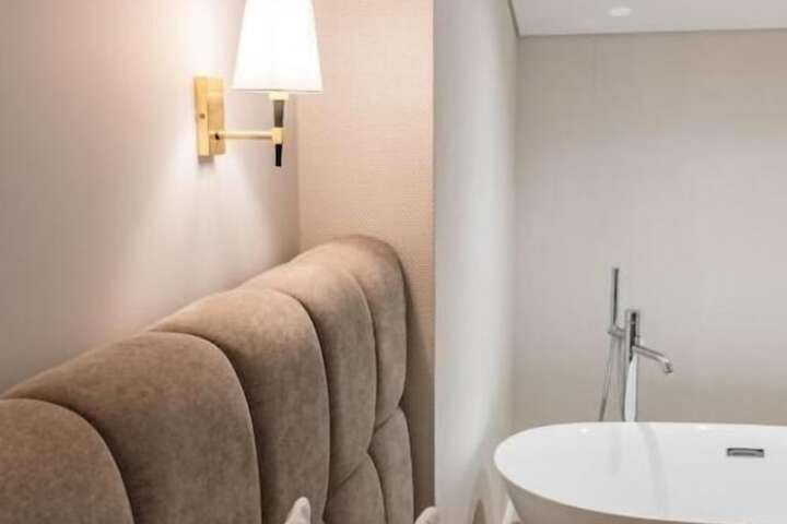Room 20 of 189