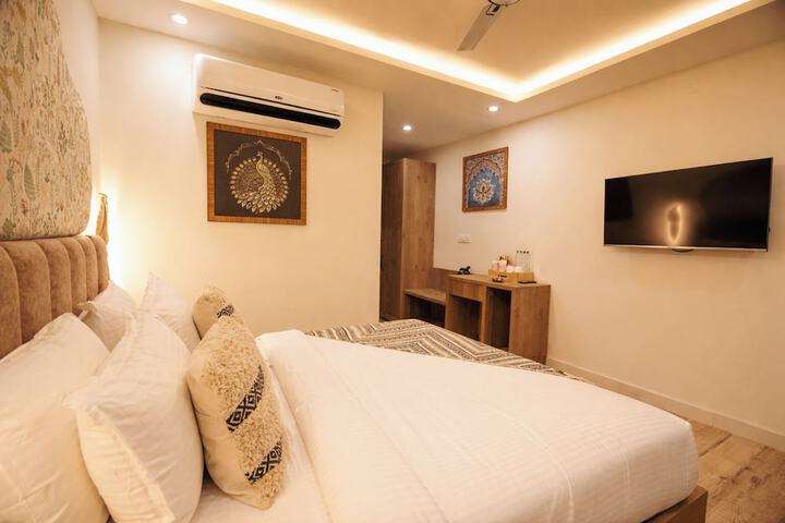 Room 15 of 28