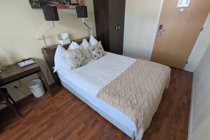 Room 6 of 91