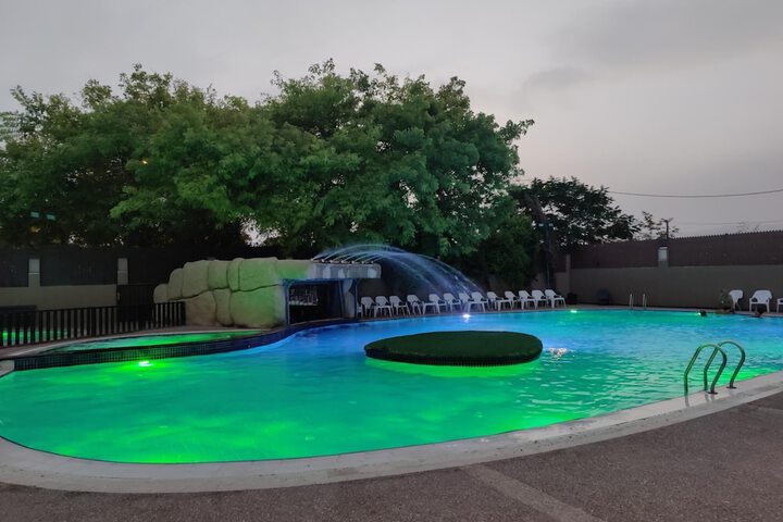 Pool 24 of 65