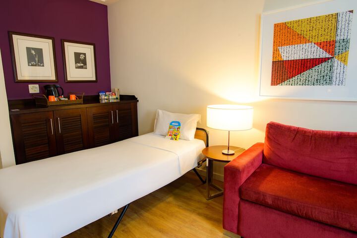Room 16 of 48