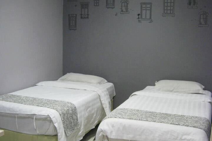 Room 10 of 21