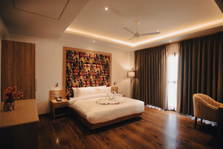 Room 13 of 37