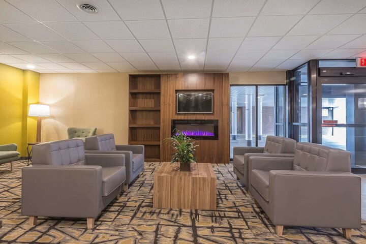 Guest Lobby