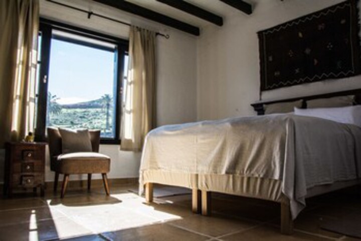Room 26 of 34