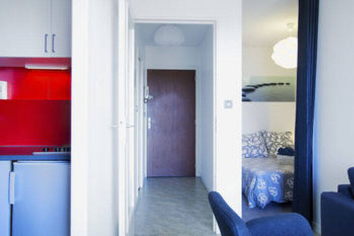 Room 18 of 27