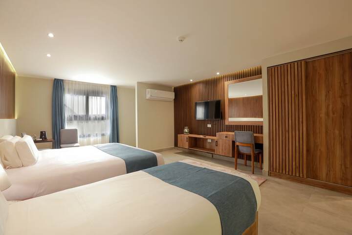 Room 26 of 126