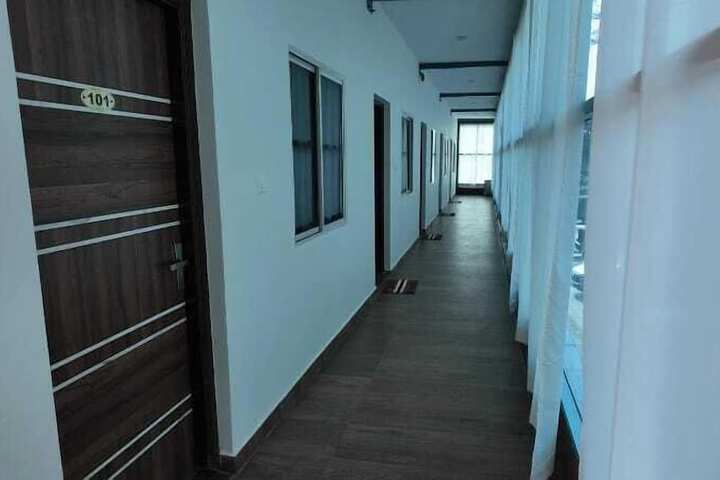 Room 7 of 9
