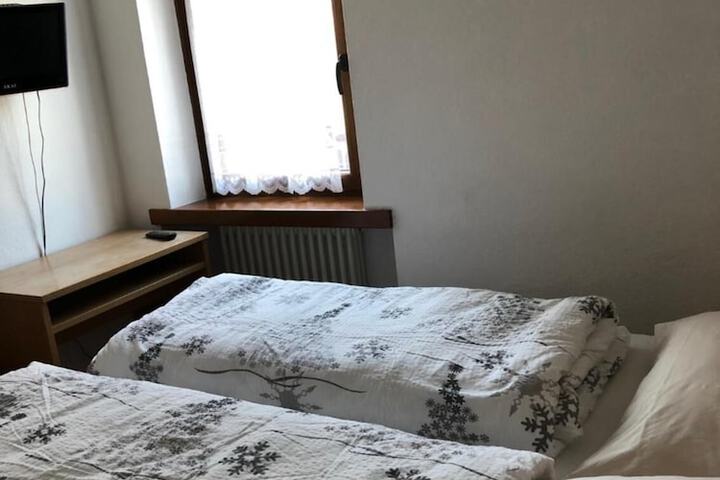 Room 25 of 69