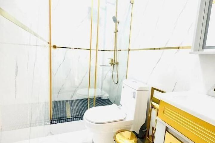 Room 7 of 17