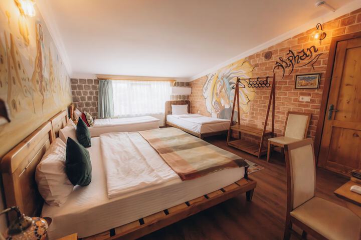 Room 8 of 39