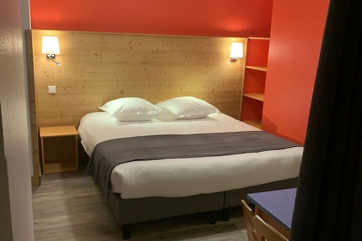 Room 34 of 115