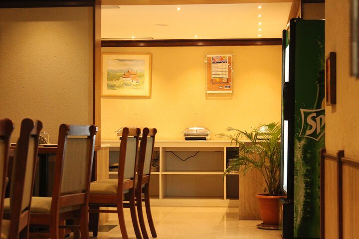 Dining 49 of 62