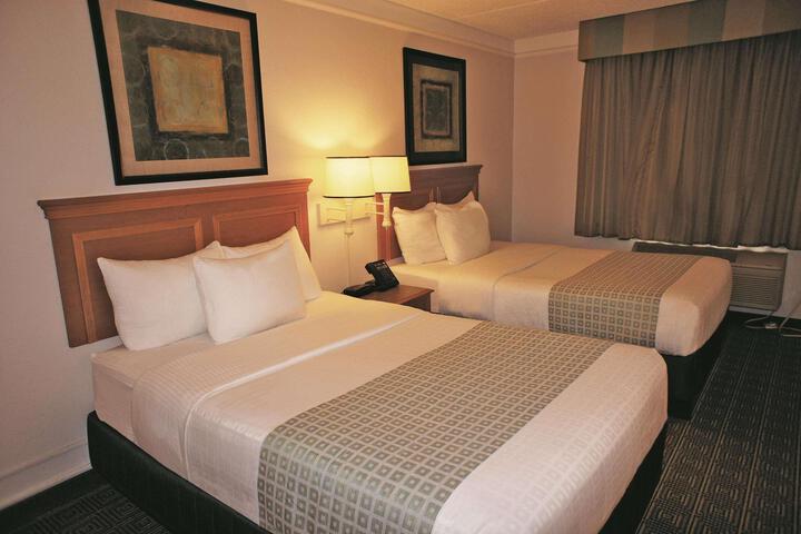 2 Double Beds Mobility Hearing Impaired Accessible Room (4 of 8)