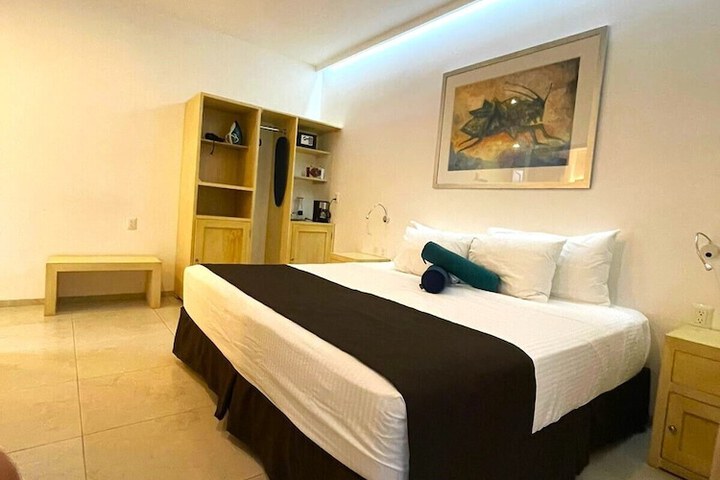 Room 33 of 59