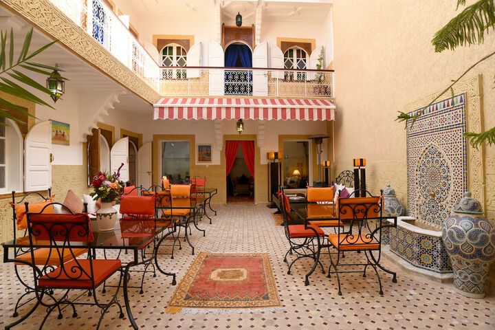 Hotel Exterior 50 of 58