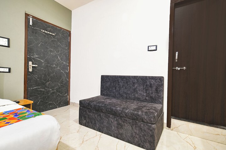Room 13 of 29
