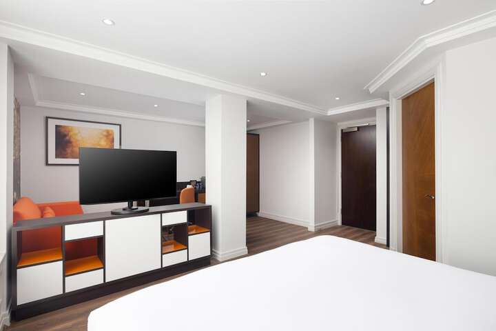 Room 52 of 88