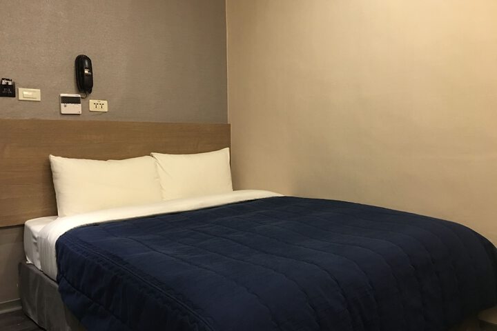 Room 14 of 40