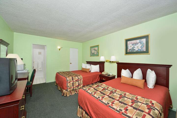 2 Double Beds (3 of 13)