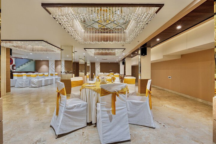 Ballroom/Hall 45 of 48