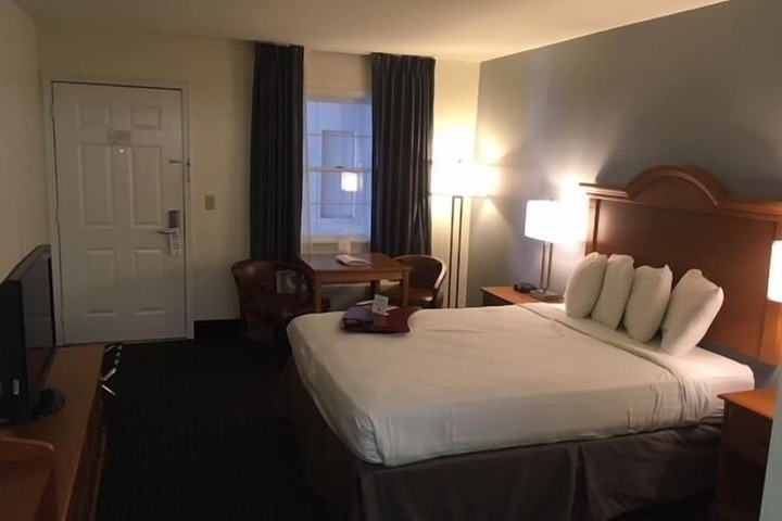Room 5 of 44