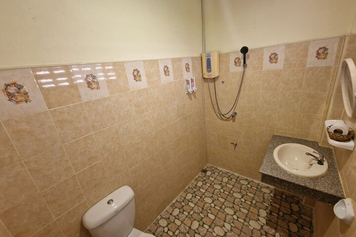 Room 75 of 123