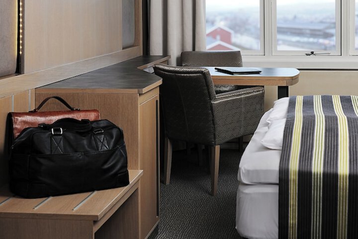 Room 28 of 46