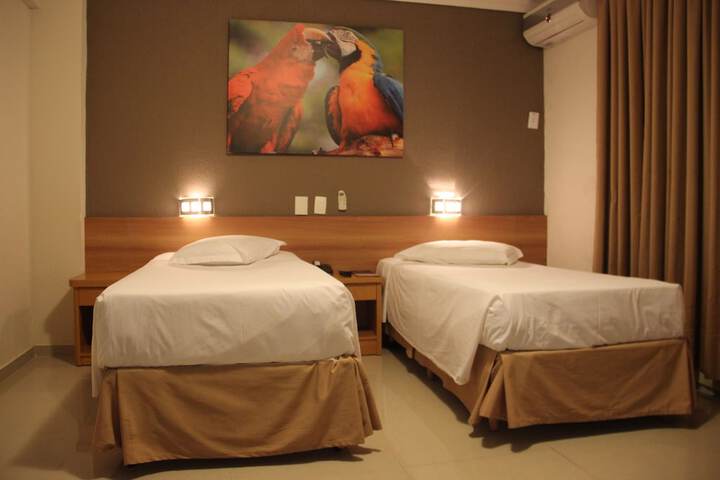 Room 27 of 81