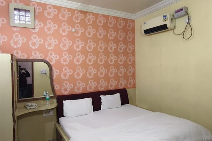 Room 5 of 7