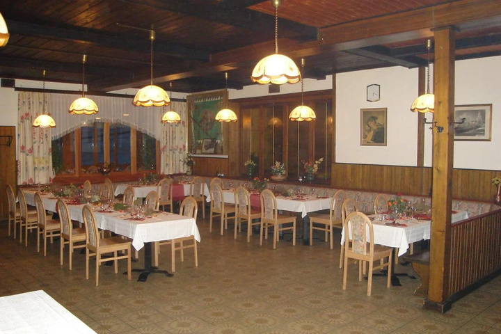 Dining 11 of 11