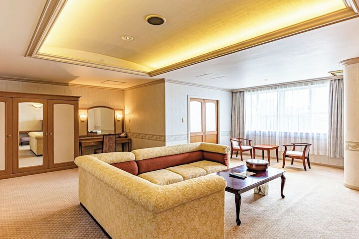Room 21 of 106