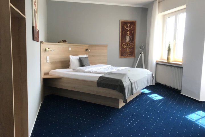Room 35 of 90