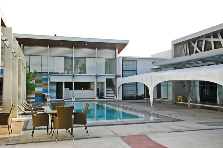Pool 40 of 59