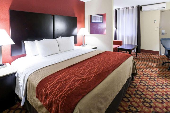 1 King Bed (7 of 11)