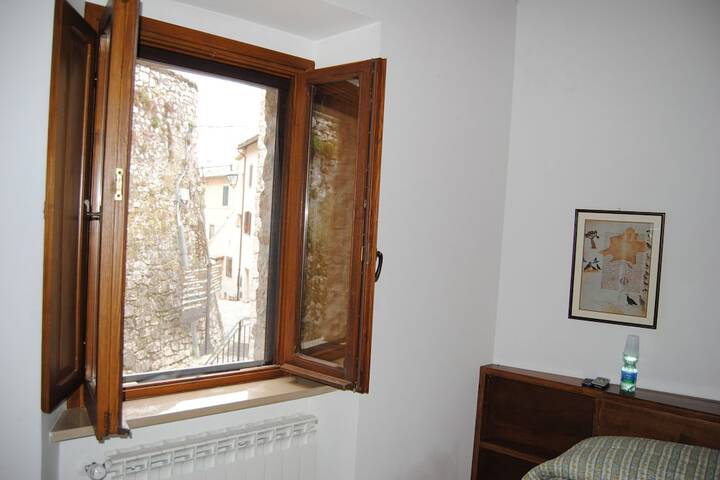 Room 16 of 46