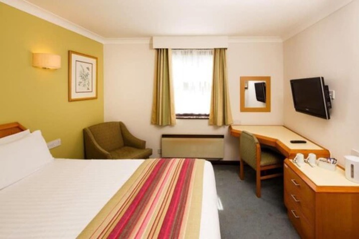 Room 12 of 74